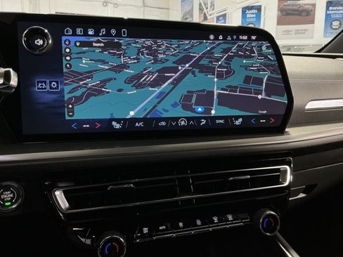 New 2026 Chevrolet Traverse LT w/ Sun and Wheel Package FWD image 21