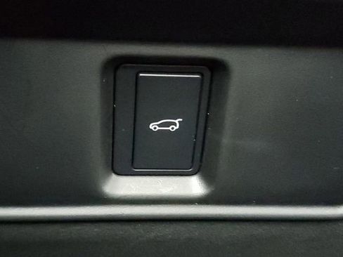 Used 2025 Land Rover Discovery Sport Dynamic SE AWD/4WD image 35