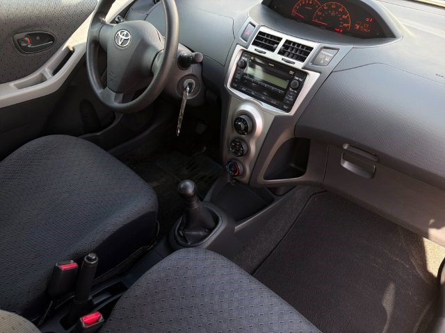 Used 2011 Toyota Yaris 2-Door Hatchback w/ Convenience Pkg FWD image 14