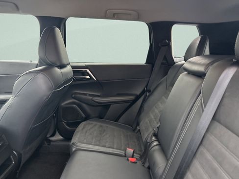 Used 2024 Mitsubishi Outlander SE image 20