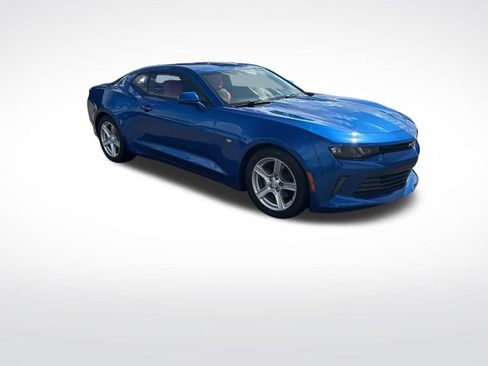 Used 2017 Chevrolet Camaro LT RWD image 2