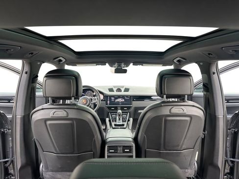 Used 2020 Porsche Cayenne S image 29