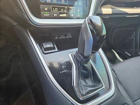 Used 2025 Subaru Outback Limited AWD/4WD image 13