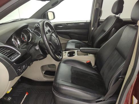 Used 2017 Dodge Grand Caravan SXT FWD image 17