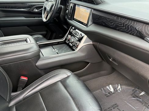 Used 2021 GMC Yukon Denali w/ LPO, Illumination Package image 14