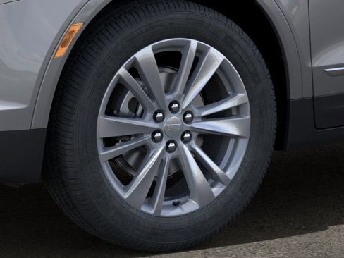 New 2025 Cadillac XT5 Premium Luxury w/ LPO, Floor Liner Package image 9