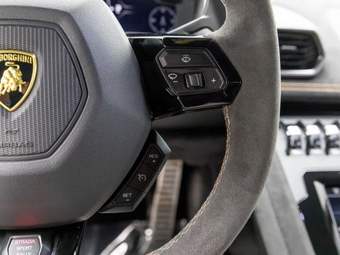 Used 2024 Lamborghini Huracan Sterrato image 30