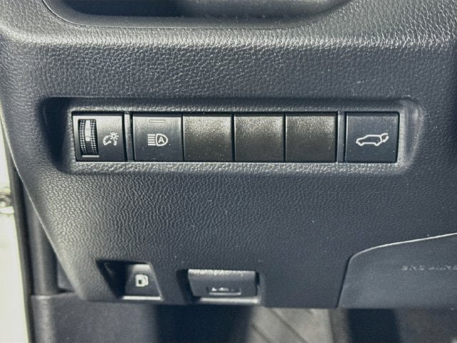 Certified 2019 Toyota RAV4 XLE w/ Convenience Package AWD/4WD image 11