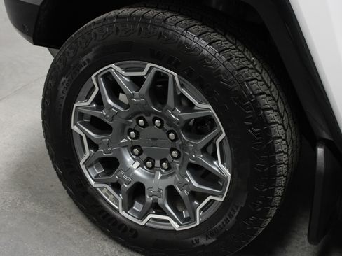 Used 2025 GMC Hummer EV 3X w/ LPO, Sport Package image 10