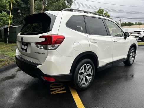 Certified 2023 Subaru Forester Premium AWD/4WD image 8