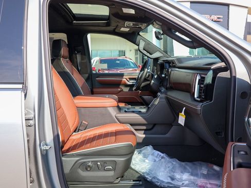 New 2026 GMC Sierra 3500 Denali Ultimate w/ LPO, Black Badging Package AWD/4WD image 35