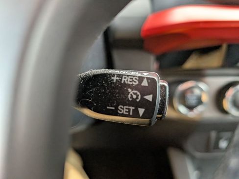 Used 2017 Toyota Tacoma TRD Off-Road image 14