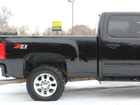 Used 2011 Chevrolet Silverado 2500 LTZ w/ LTZ Plus Package image 9