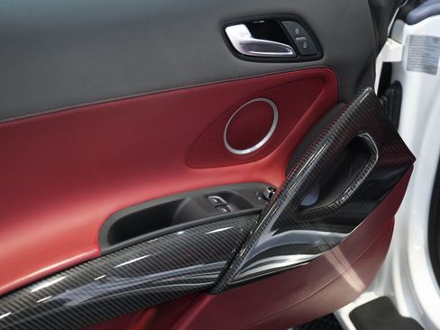 Used 2014 Audi R8 V8 image 23