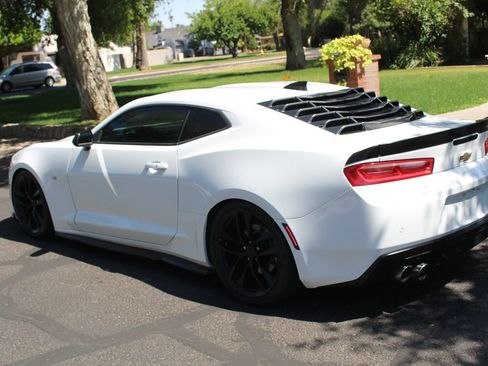 Used 2017 Chevrolet Camaro LT RWD image 41