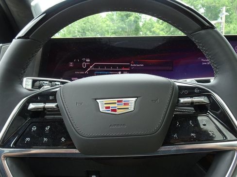 Certified 2026 Cadillac Escalade Platinum Sport w/ LPO, ONYX Package AWD/4WD image 19