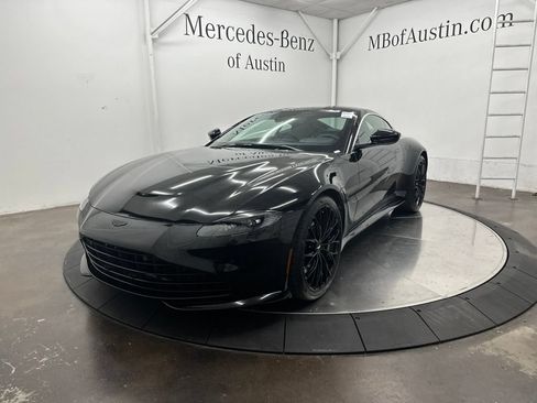 Used 2023 Aston Martin V8 Vantage Coupe RWD image 3