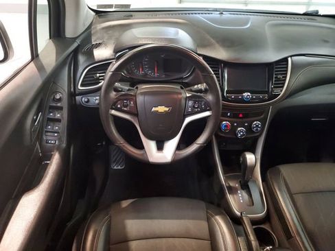 Used 2017 Chevrolet Trax LT w/ LT Convenience Package AWD/4WD image 15