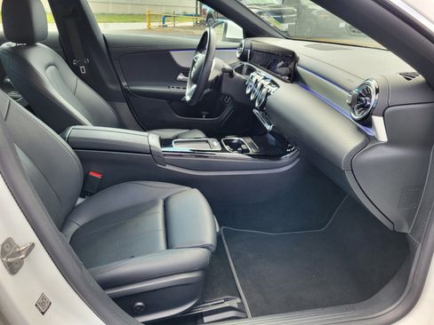 Used 2025 Mercedes-Benz CLA 250 4MATIC image 11
