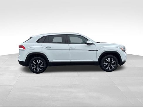 Used 2023 Volkswagen Atlas Cross Sport SE image 7
