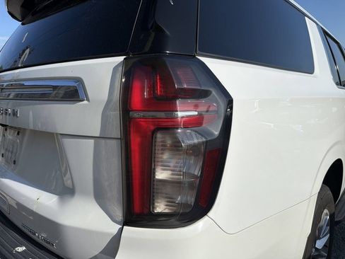Used 2023 Chevrolet Suburban Premier AWD/4WD image 9