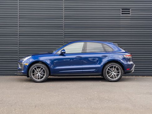 Certified 2026 Porsche Macan AWD/4WD image 2