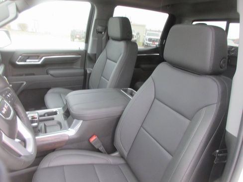 New 2026 GMC Sierra 1500 SLT w/ SLT Convenience Package image 13