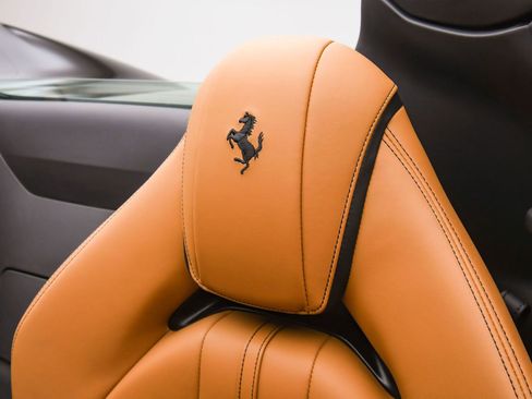 Used 2022 Ferrari 812 GTS image 58