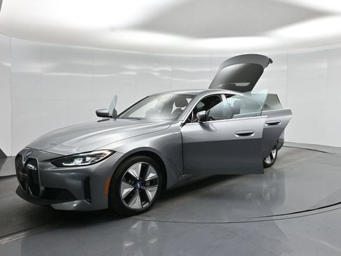 Used 2023 BMW i4 eDrive40 RWD image 32