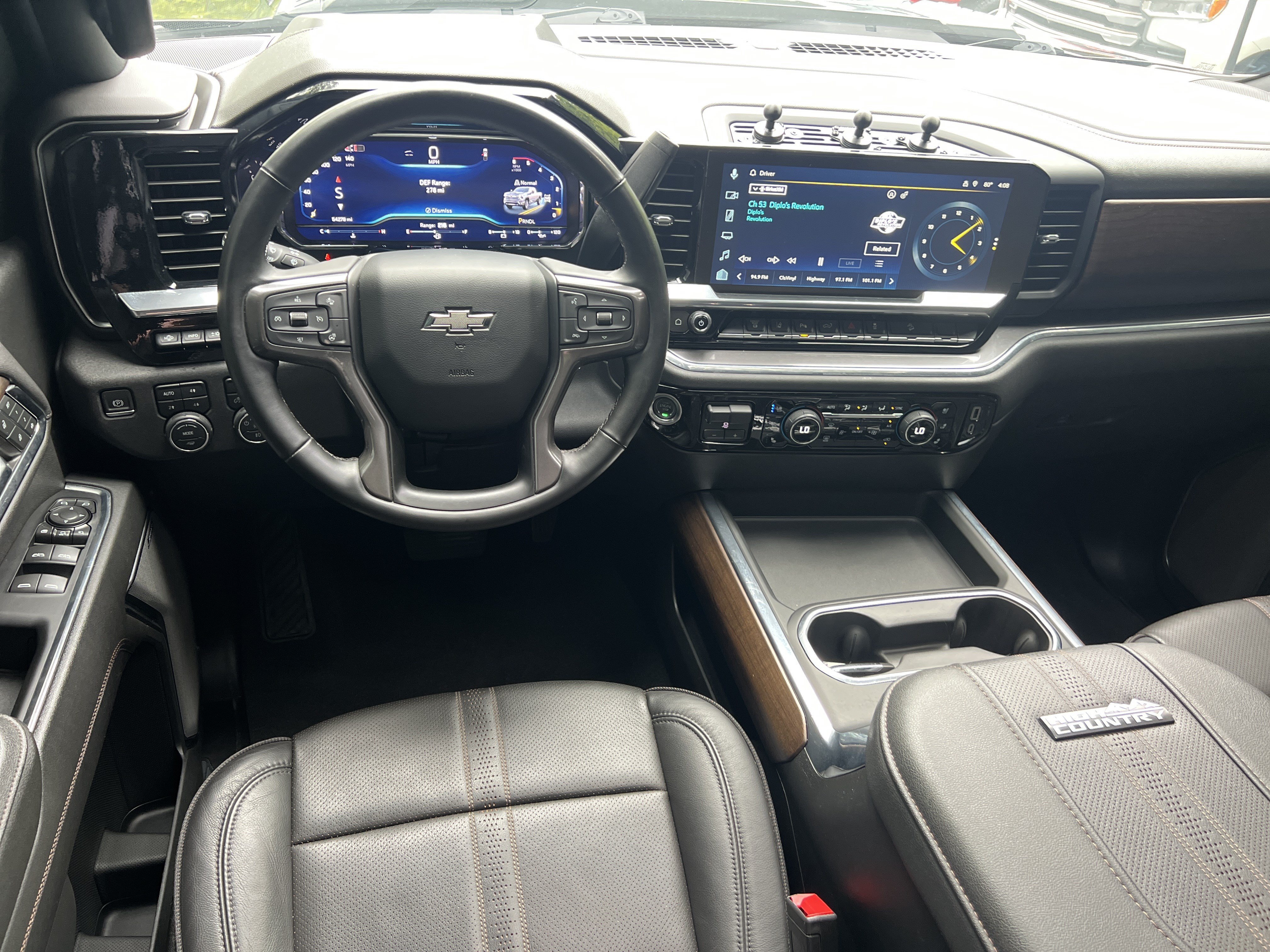 Certified 2024 Chevrolet Silverado 2500 High Country w/ High Country Premium Package AWD/4WD image 26