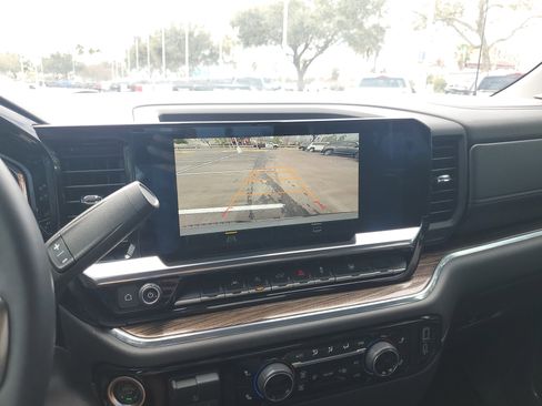 Used 2025 Chevrolet Silverado 1500 LT image 21