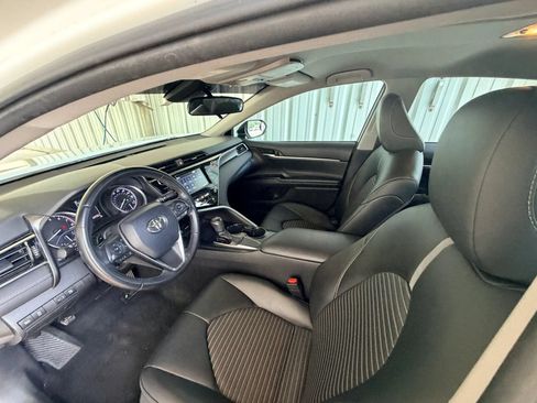Used 2018 Toyota Camry SE FWD image 25