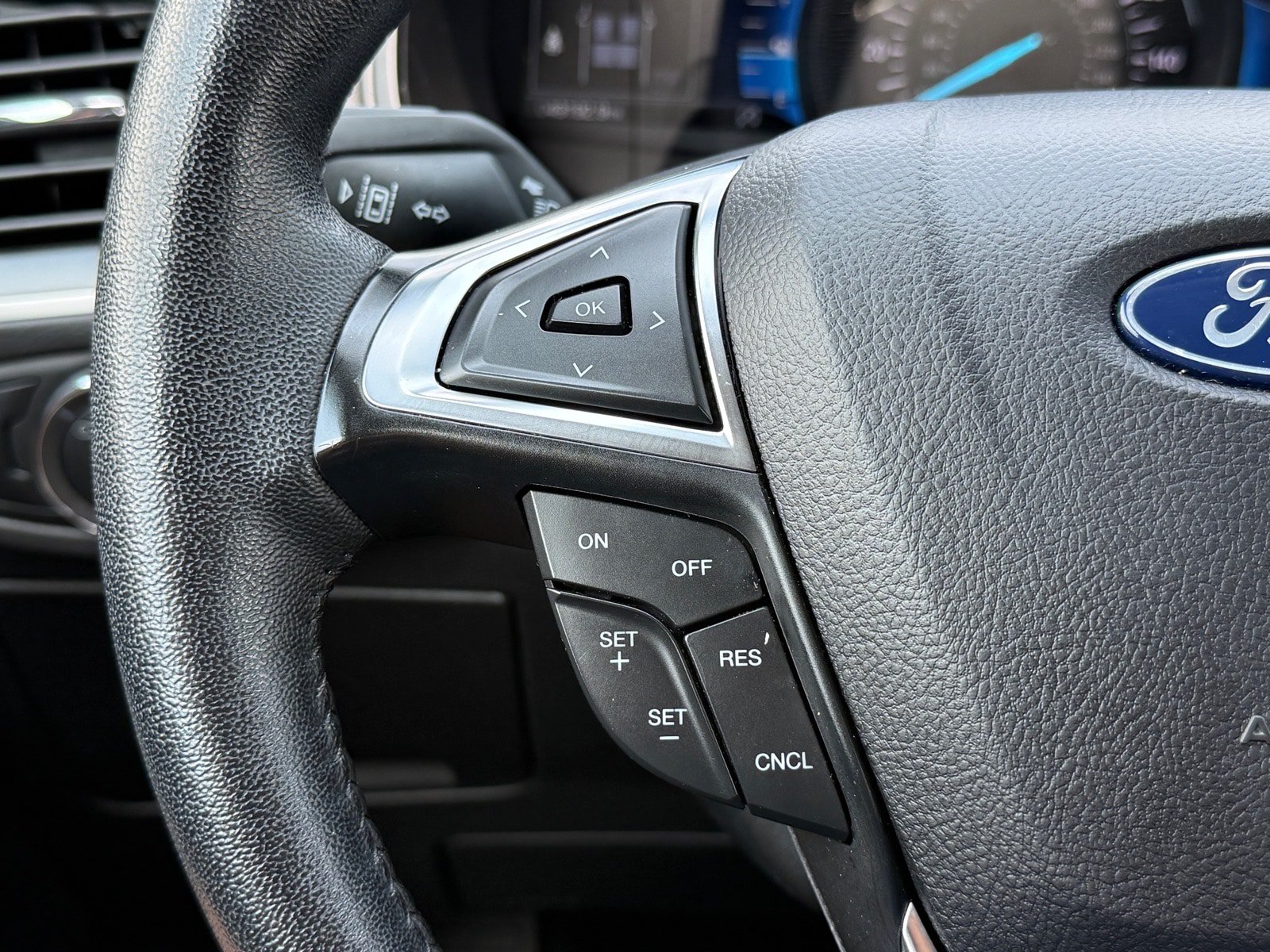 Used 2024 Ford Edge SEL AWD/4WD image 15