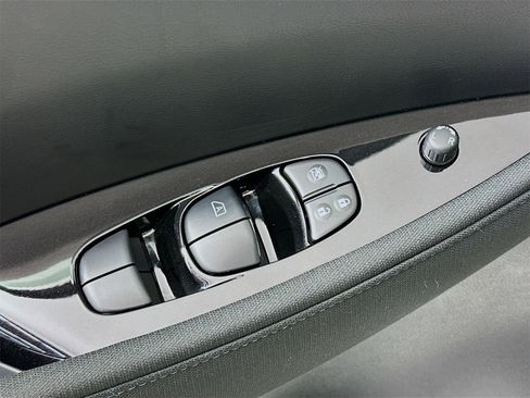 Used 2025 Nissan Leaf SV Plus image 18