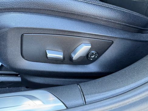 Used 2017 BMW 740i RWD image 12