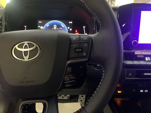 New 2026 Toyota Camry SE FWD image 28