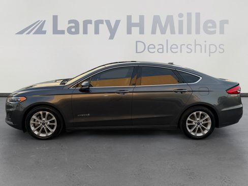 Used 2019 Ford Fusion SEL FWD image 2