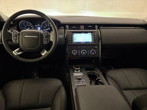 Used 2017 Land Rover Discovery SE AWD/4WD image 16