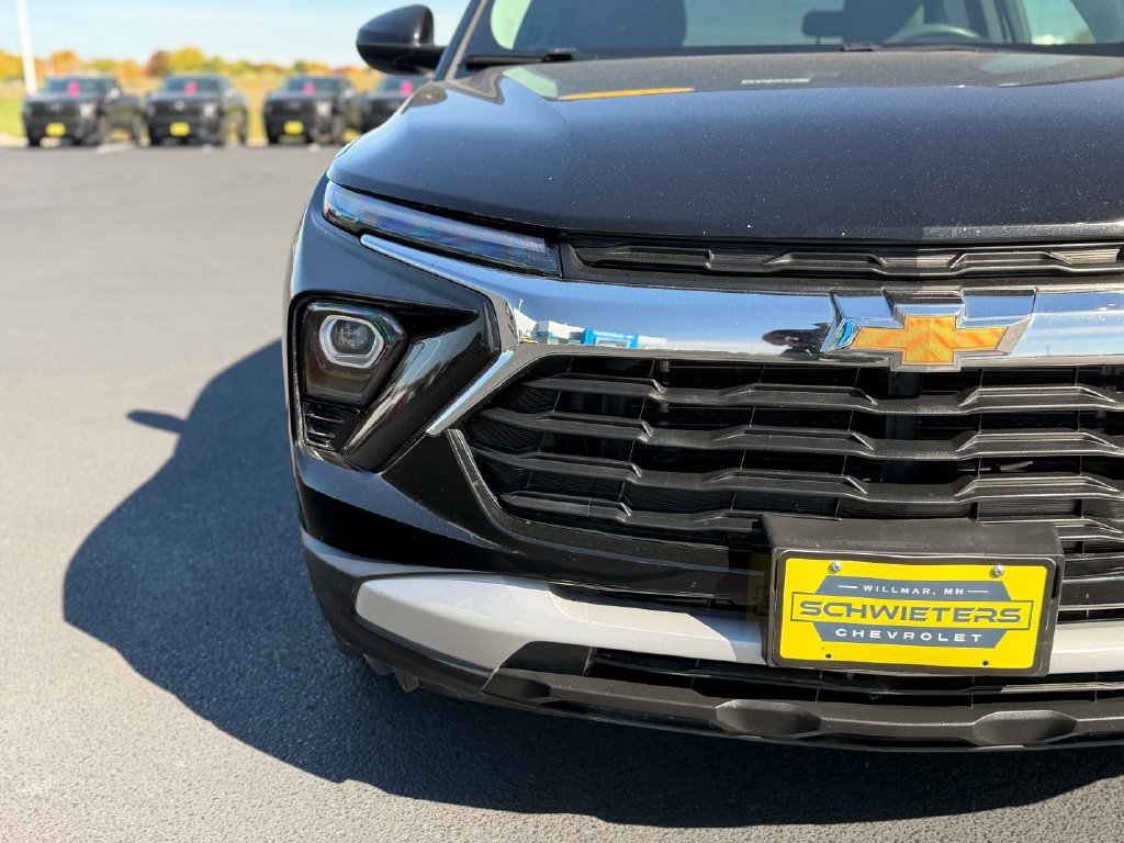 Used 2025 Chevrolet TrailBlazer LT FWD image 4
