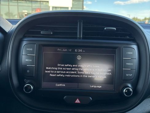 Used 2022 Kia Soul LX FWD image 12