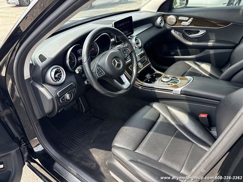 Used 2017 Mercedes-Benz C 300 4MATIC Sedan image 17
