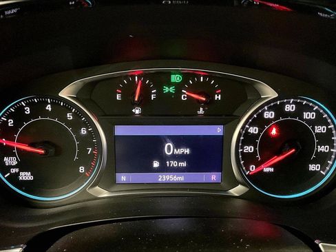 Used 2023 Chevrolet Traverse LT image 19