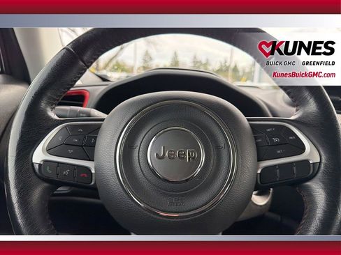 Used 2020 Jeep Renegade Trailhawk w/ Premium Leather Group image 19