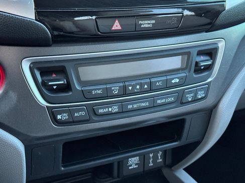 Used 2017 Honda Pilot EX image 50