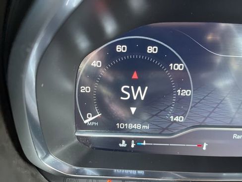 Used 2022 GMC Yukon XL SLT image 44