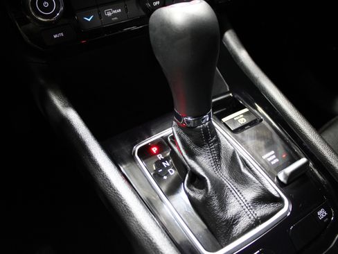 Used 2025 Jeep Compass Latitude w/ Sun & Sound Group image 25