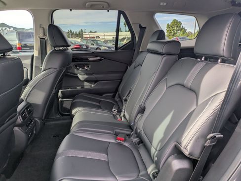 New 2025 Honda Pilot EX-L image 8