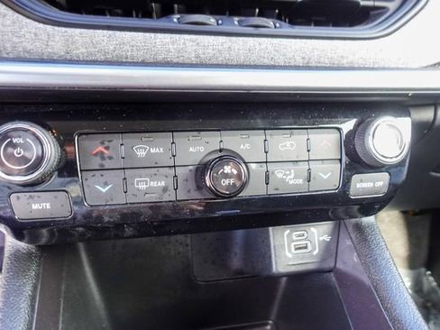 Used 2022 Jeep Compass Latitude w/ Convenience Group image 19