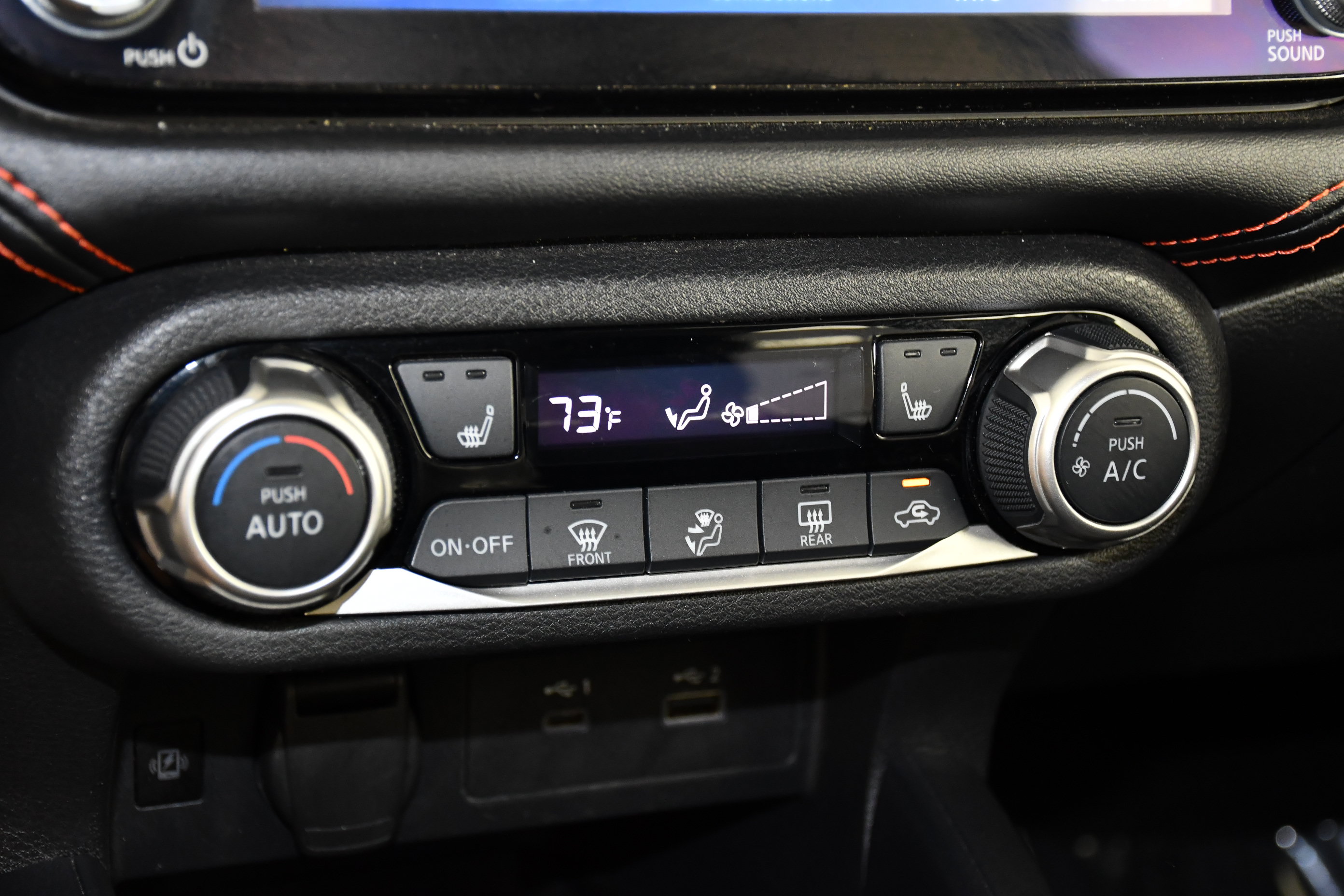 Used 2024 Nissan Versa SR FWD image 28