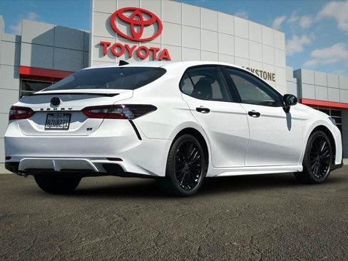 Certified 2022 Toyota Camry SE w/ Convenience Package FWD image 2